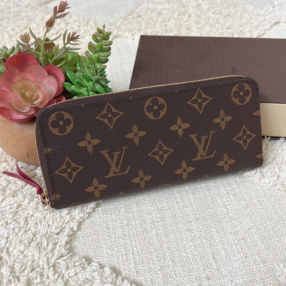 🌺Louis Vuitton Clemence Monogram Fuchsia Wallet Gorgeous! Never Used.